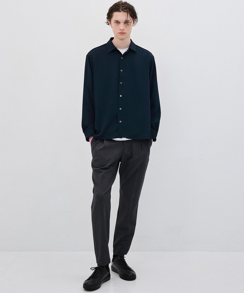 UNITED TOKYO（ユナイテッドトウキョウ）の「【再入荷なし】COLD DRY PLEATS レギュラーカラーシャツ　｜接触冷感/通気性/イージーケア/軽量/防シワ/春服（シャツ/ブラウス・メンズ・ブラック/オフホワイト/ネイビー/ライトグレー・1/2）」の9枚目の写真