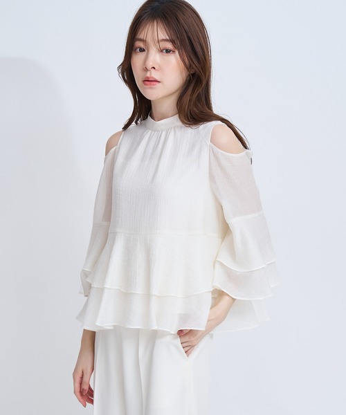 NOELA（ノエラ）の「ショルダーカットフリルブラウス（シャツ/ブラウス・レディース・ベージュ/オフホワイト・フリー）」の5枚目の写真