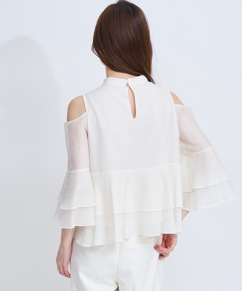 NOELA（ノエラ）の「ショルダーカットフリルブラウス（シャツ/ブラウス・レディース・ベージュ/オフホワイト・フリー）」の8枚目の写真