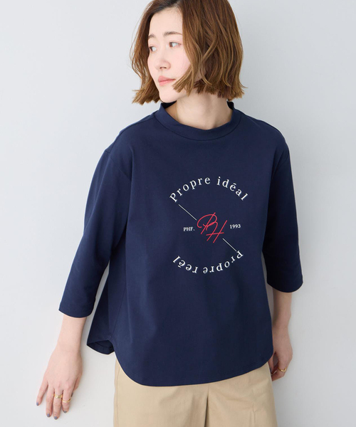 Petit Honfleur(プチオンフルール)の「ロゴプリントモックネックTシャツ【オーガニックコットンブレンド・綿100%】(Tシャツ/カットソー・レディース・ホワイト/ネイビー・M/L)」の4枚目の写真