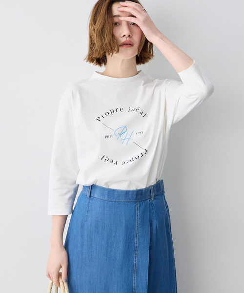 Petit Honfleur(プチオンフルール)の「ロゴプリントモックネックTシャツ【オーガニックコットンブレンド・綿100%】(Tシャツ/カットソー・レディース・ホワイト/ネイビー・M/L)」の9枚目の写真