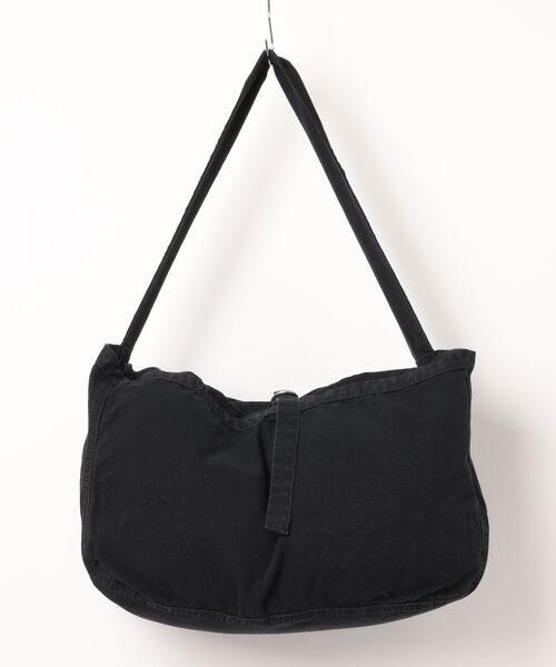 BILLY'S ENT（ビリーズエンター）の「Packers Equipment NEWSPAPER BAG　PE-302-002（ショルダーバッグ・メンズ・ブラック・FREE）」の2枚目の写真