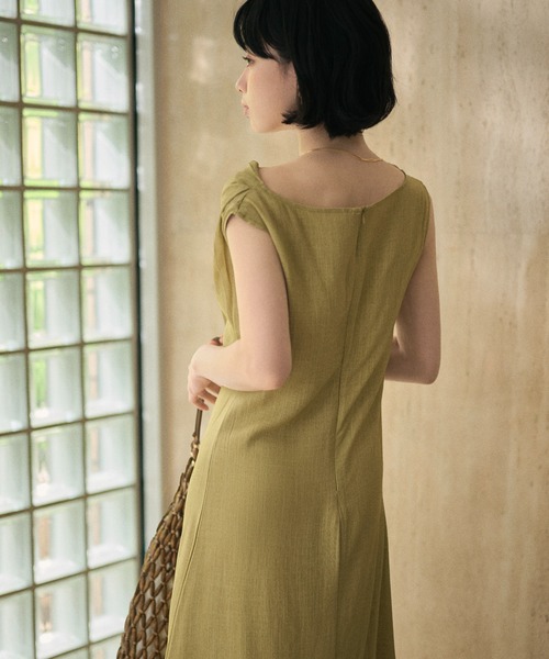 LAULEN(ローレン)の「drape neck sleeveless long dress /ドレープネックノースリーブロングワンピース(ワンピース・レディース・ブラック/アイボリー/オリーブ・M/S)」の13枚目の写真
