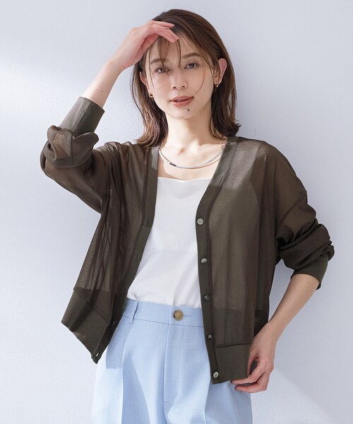 UNTITLED(アンタイトル)の「【7色展開/ゆったり/ショート丈】シアートリコットカーディガン(カーディガン/ボレロ・レディース・オフホワイト/チャコールグレー/ブラウン系その他/ピンク系/ブルー系その他/ワインレッド/ピンク・00/02/04/44/48)」の3枚目の写真