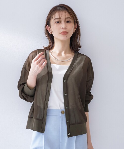 UNTITLED(アンタイトル)の「【7色展開/ゆったり/ショート丈】シアートリコットカーディガン(カーディガン/ボレロ・レディース・オフホワイト/チャコールグレー/ブラウン系その他/ピンク系/ブルー系その他/ワインレッド/ピンク・00/02/04/44/48)」の19枚目の写真