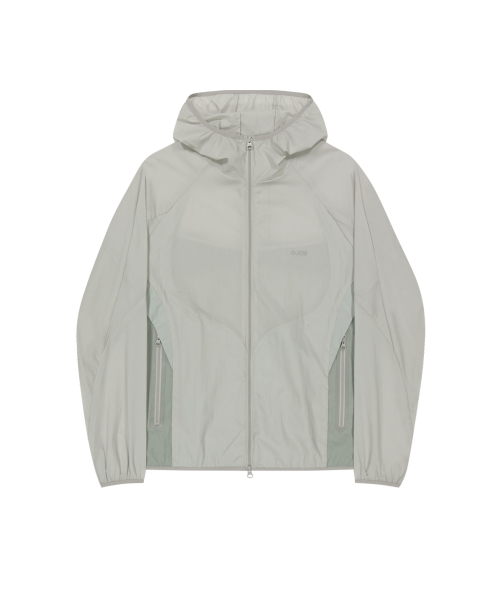 OJOS(オホス)の「Paneled Lightweight Windbreaker / Grey(ナイロンジャケット・レディース・その他・1/2/3)」の2枚目の写真