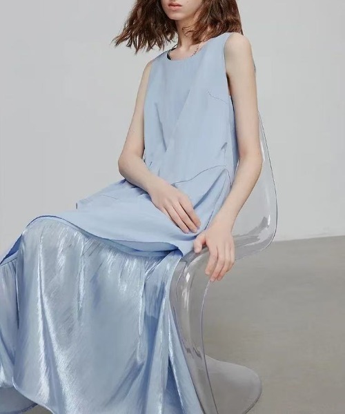 AMAJI(アマジ)の「異素材切替 ノースリーブ フレア ロングワンピース(ワンピース・レディース・ライトブルー・SMALL/MEDIUM/LARGE/X-LARGE)」の2枚目の写真