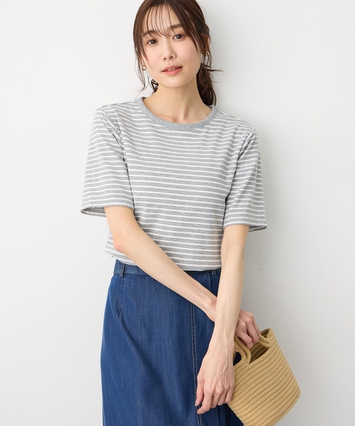 Petit Honfleur（プチオンフルール）の「カップ付ボーダーTシャツ【取り外し可能カップ付き】（Tシャツ/カットソー・レディース・アイボリー/グレー・M/L）」の2枚目の写真