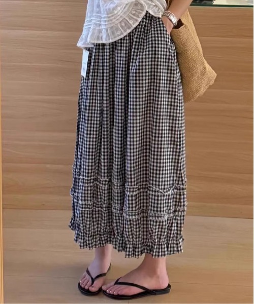&soiree(アンドソワレ)の「裾フリル付きパルーンワイドパンツ(その他パンツ・レディース・ホワイト/ブラック・SMALL/MEDIUM/LARGE/X-LARGE)」の2枚目の写真