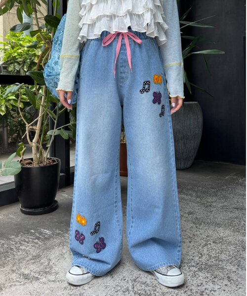 HELLO.SANFRANCISCO(ハローサンフランシスコ)の「【HELLO.SANFRANCISCO/ハローサンフランシスコ】ワッペン付ワイドデニム(デニムパンツ・レディース・サックスブルー/ブルー・MEDIUM/SMALL)」の2枚目の写真