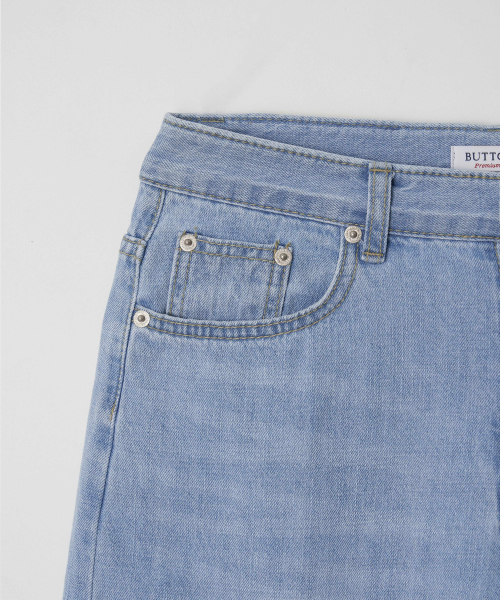 BUTTON UP(ボタンアップ)の「ベーシックウォッシュドバミューダ5部デニムパンツ(その他パンツ・レディース・その他・LARGE/MEDIUM/SMALL)」の4枚目の写真