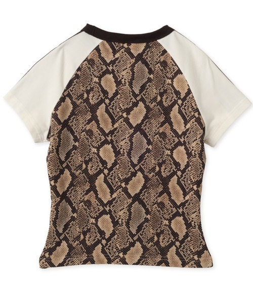 adidas（アディダス）の「adidas SNAKE PRINT CALI TEE / アディダス スネーク プリント カリ Tシャツ（Tシャツ/カットソー・レディース・ベージュ・S/M/L）」の8枚目の写真