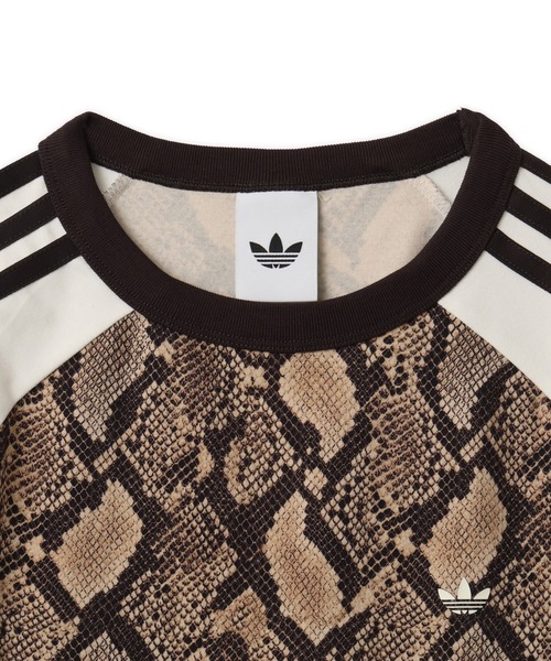 adidas（アディダス）の「adidas SNAKE PRINT CALI TEE / アディダス スネーク プリント カリ Tシャツ（Tシャツ/カットソー・レディース・ベージュ・S/M/L）」の3枚目の写真