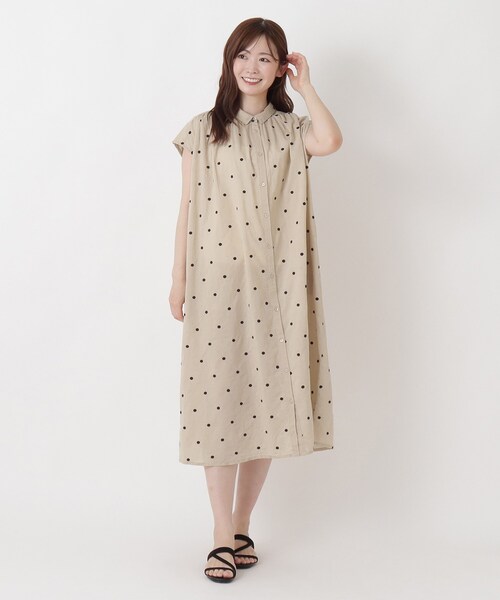one'sterrace(ワンズテラス)の「ドット刺繍 フレンチスリーブワンピース(ワンピース・レディース・カーキ系5/ブラック系8/ベージュ系8・02)」の18枚目の写真