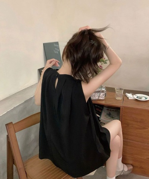 ADDITION STORE（アディションストア）の「＼安心ゆったり♪体型カバー／ボックスプリーツ ホルターネック ノースリーブ ブラウス（シャツ/ブラウス・レディース・ブルー/ブラック・SMALL/LARGE/MEDIUM）」の8枚目の写真