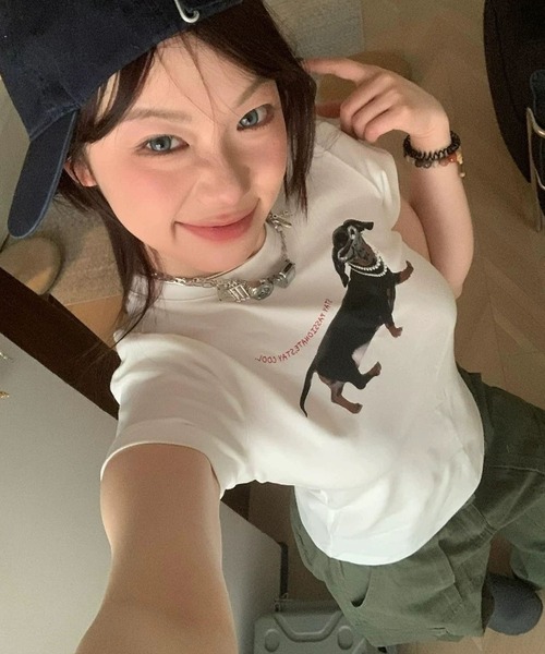 meJane(ミージェーン)の「犬モチーフ クルーネックTシャツ(Tシャツ/カットソー・レディース・霜降りグレー/ホワイト・FREE)」の3枚目の写真