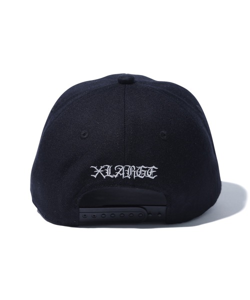 XLARGE（エクストララージ）の「XLARGE OLD ENGLISH LA CAP（キャップ・メンズ・ブラック/ブルー/ネイビー・ONE SIZE）」の8枚目の写真