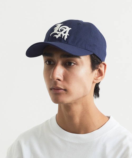 XLARGE（エクストララージ）の「XLARGE OLD ENGLISH LA CAP（キャップ・メンズ・ブラック/ブルー/ネイビー・ONE SIZE）」の4枚目の写真