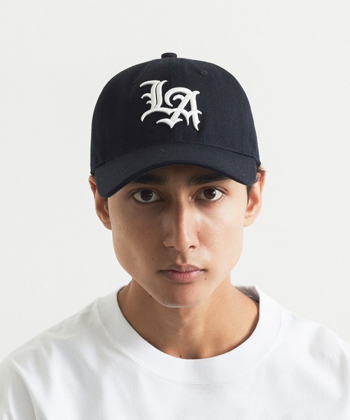 XLARGE（エクストララージ）の「XLARGE OLD ENGLISH LA CAP（キャップ・メンズ・ブラック/ブルー/ネイビー・ONE SIZE）」の5枚目の写真