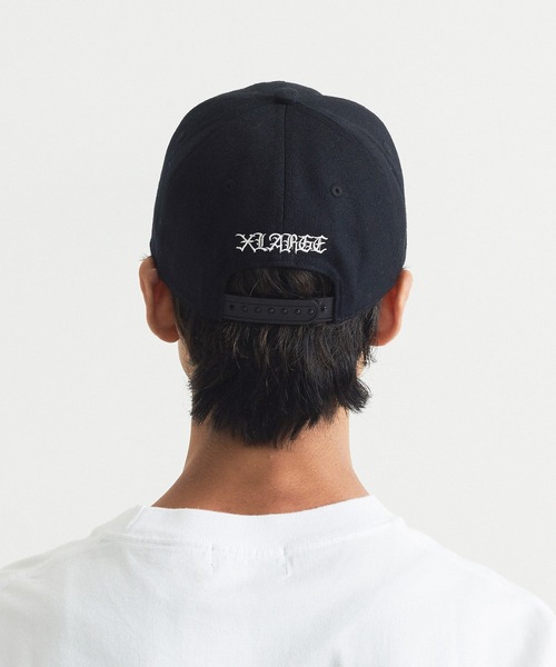 XLARGE（エクストララージ）の「XLARGE OLD ENGLISH LA CAP（キャップ・メンズ・ブラック/ブルー/ネイビー・ONE SIZE）」の7枚目の写真
