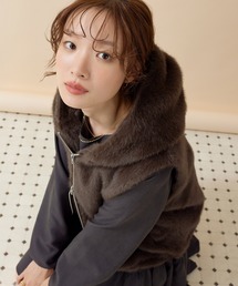 【羽織るだけで季節感アップ!】フード付きファーベスト