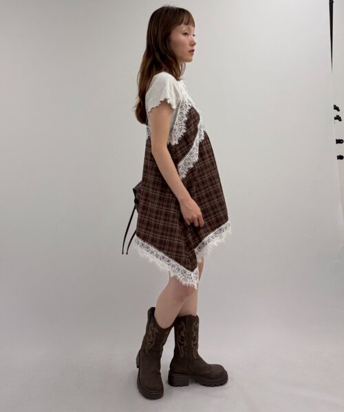 w closet(ダブルクローゼット)の「イレヘムチェックミニキャミワンピース(ワンピース・レディース・ブルー/ボルドー・FREE)」の16枚目の写真