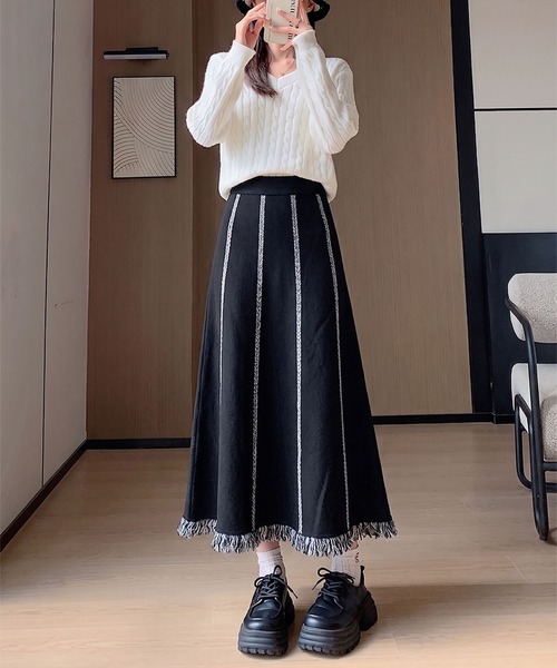 BLoomMe(ブルームミー)の「フリンジデザイン ニットフレアスカート(スカート・レディース・ブラウン/ブラック/ベージュ/ボルドー・M)」の8枚目の写真