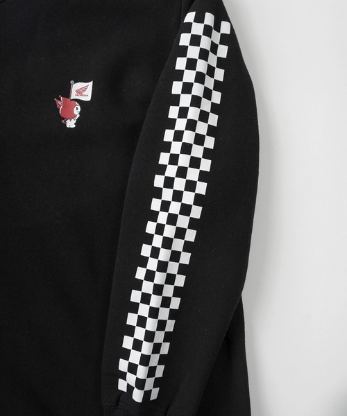 sanrio(サンリオ)の「【71】【HONDA/ホンダ】×【Sanrio/サンリオ】「スーパーカブ」「クロミ」コラボ 裏起毛スウェット フラッグ クロミ 刺繍&スリーブチェッカー柄//ウイングBOXバックプリントユニセックス/レディース/メンズ(スウェット・レディース・ホワイト/チャコールグレー/ホワイト系/ブラック・M/XL/L)」の14枚目の写真