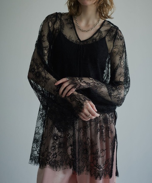 W:Huku（フーク）の「シアーレースフレアスリーブトップス / Sheer Lace Flared-Sleeve Top（シャツ/ブラウス・レディース・ブラック/ホワイト・FREE）」の3枚目の写真