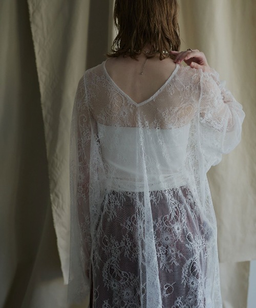 W:Huku（フーク）の「シアーレースフレアスリーブトップス / Sheer Lace Flared-Sleeve Top（シャツ/ブラウス・レディース・ブラック/ホワイト・FREE）」の10枚目の写真