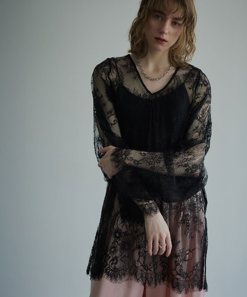 W:Huku（フーク）の「シアーレースフレアスリーブトップス / Sheer Lace Flared-Sleeve Top（シャツ/ブラウス・レディース・ブラック/ホワイト・FREE）」の17枚目の写真