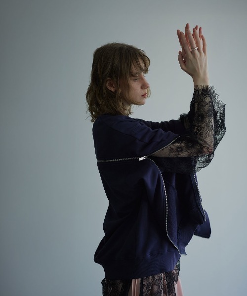 W:Huku（フーク）の「シアーレースフレアスリーブトップス / Sheer Lace Flared-Sleeve Top（シャツ/ブラウス・レディース・ブラック/ホワイト・FREE）」の21枚目の写真