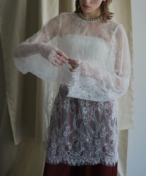 W:Huku（フーク）の「シアーレースフレアスリーブトップス / Sheer Lace Flared-Sleeve Top（シャツ/ブラウス・レディース・ブラック/ホワイト・FREE）」の5枚目の写真