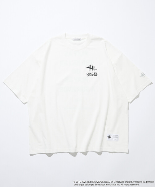 FREAK'S STORE(フリークスストア)の「DEAD BY DAYLIGHT 別注 バックロゴプリント クルーネックTシャツ(Tシャツ/カットソー・メンズ・ホワイト/グレー/ブラック・LARGE/X-LARGE/MEDIUM)」の4枚目の写真