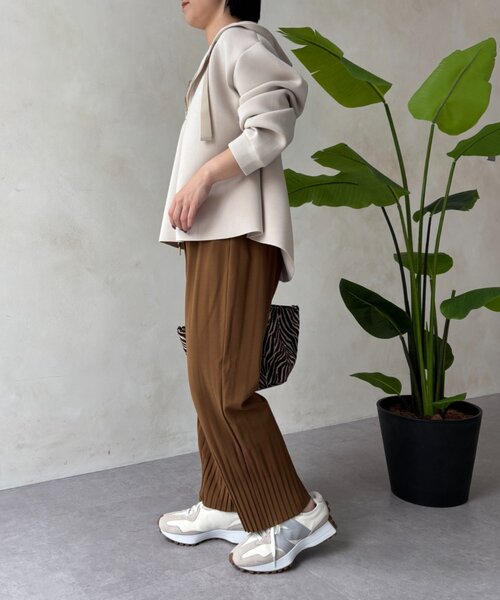 Jena espace merveilleux（ジェナ　エスパスメルヴェイユ）の「裾プリーツジョガーパンツ（その他パンツ・レディース・ブラック/ブラウン/グレー・FREE）」の20枚目の写真