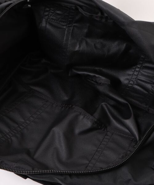 DAKINE(ダカイン)の「DAKINE EQ DUFFLE 2.0 35L 【2026年秋冬モデル】/ダカインダッフルバッグ(ボストンバッグ・メンズ・ブラック/ピンク/ブラックミックス/ブラック系その他2・FREE)」の6枚目の写真