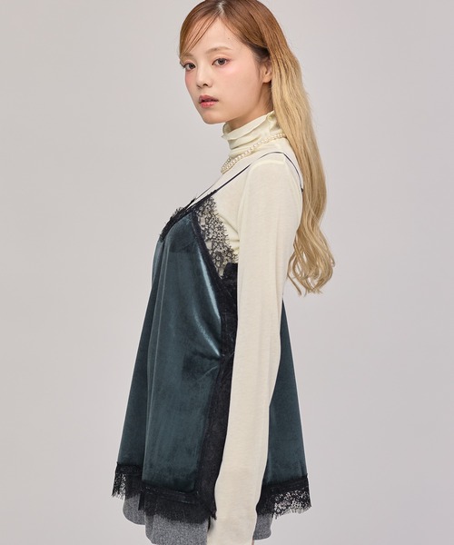 MSGirl(エムエスジーガール)の「ランジェリーコアキャミソール ベロア(キャミソール・レディース・ブラック/チャコール・M)」の3枚目の写真