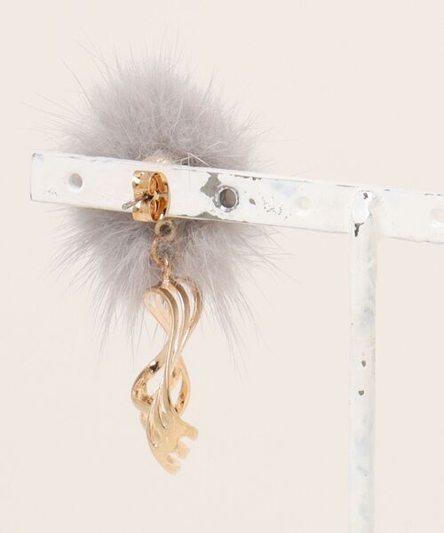 yield(イールド)の「【yield select】ファービジュー モチーフピアス 2点セット(ピアス(両耳用)・レディース・ピンク/グレー・FREE)」の3枚目の写真