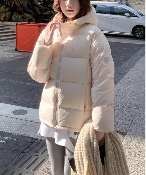 LUCPY(ラクピー)の「フード付きショートジャケット(その他アウター・レディース・ピンク/ブルー/ブラック・X-LARGE/LARGE/MEDIUM/SMALL)」の6枚目の写真