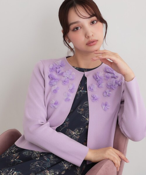 Sunauna(スーナウーナ)の「【手洗い可】花モチーフ付カーディガン(カーディガン/ボレロ・レディース・ネイビー/オフホワイト/パープル・34/38/40)」の3枚目の写真