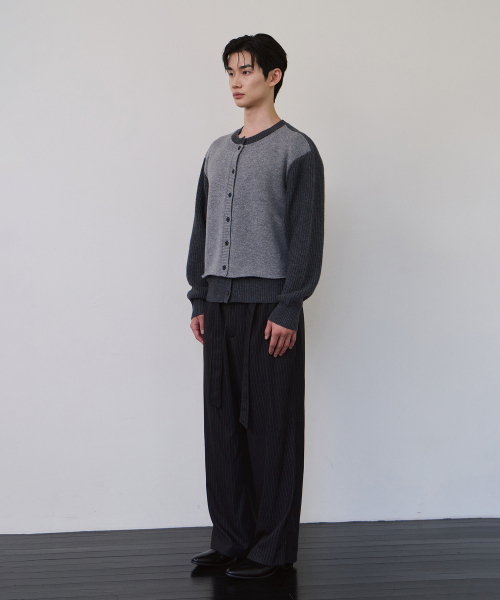 LAURANTSEOUL(ローランソウル)の「ベルト付きツータックストライプワイドスラックス(チャコールストライプ)(スラックス・レディース・チャコール・SMALL/MEDIUM/LARGE)」の6枚目の写真