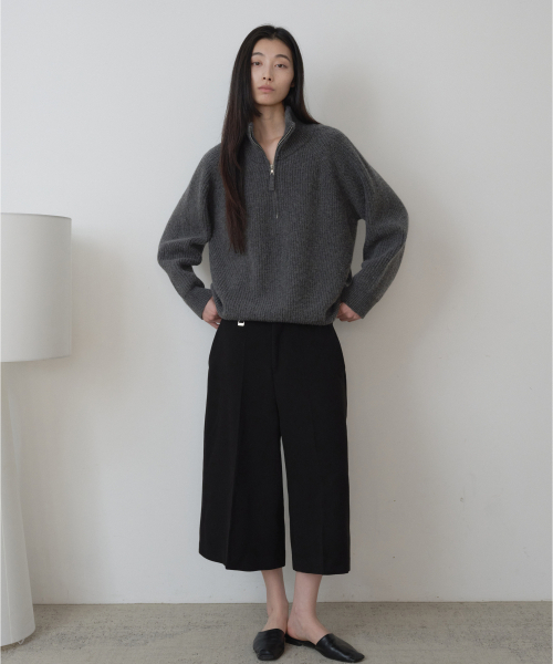 FROMWHERE(フロムウェア)の「ツイル バミューダパンツ ブラック(その他パンツ・レディース・その他・SMALL/MEDIUM)」の2枚目の写真