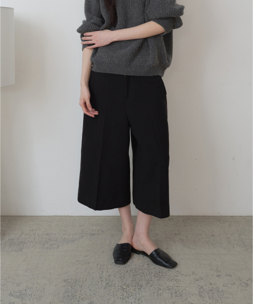 FROMWHERE(フロムウェア)の「ツイル バミューダパンツ ブラック(その他パンツ・レディース・その他・SMALL/MEDIUM)」の5枚目の写真