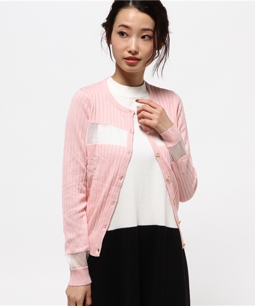 REAL CUBE(リアルキューブ)の「REAL CUBE フラワーボタン シースルー切替カーディガン(カーディガン/ボレロ・レディース・ピンク/オフホワイト/グレー/ラベンダー・38)」の4枚目の写真