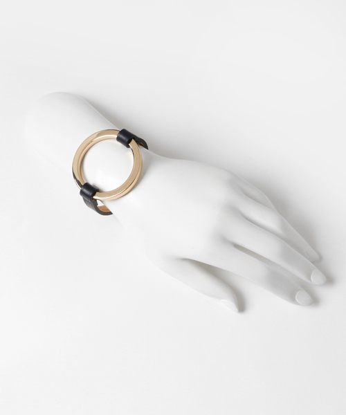 MAISON BOINET(メゾンボワネ)の「MAISON BOINET サークルスリムベルトバングル(ブレスレット・レディース・ターコイズブルー/ネイビー・MEDIUM/SMALL)」の10枚目の写真