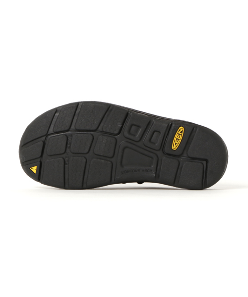 KEEN（キーン）の「UNEEK SLIDE / ユニーク スライド（サンダル・レディース・ブラック・23.5cm/25cm/24cm/22.5cm/23cm/24.5cm）」の3枚目の写真