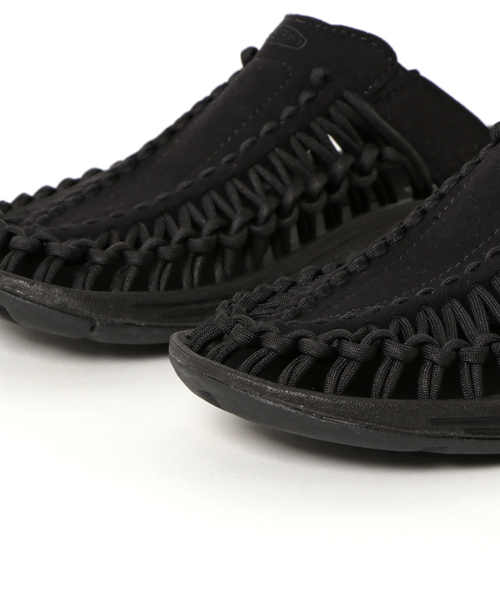 KEEN（キーン）の「UNEEK SLIDE / ユニーク スライド（サンダル・レディース・ブラック・23.5cm/25cm/24cm/22.5cm/23cm/24.5cm）」の6枚目の写真
