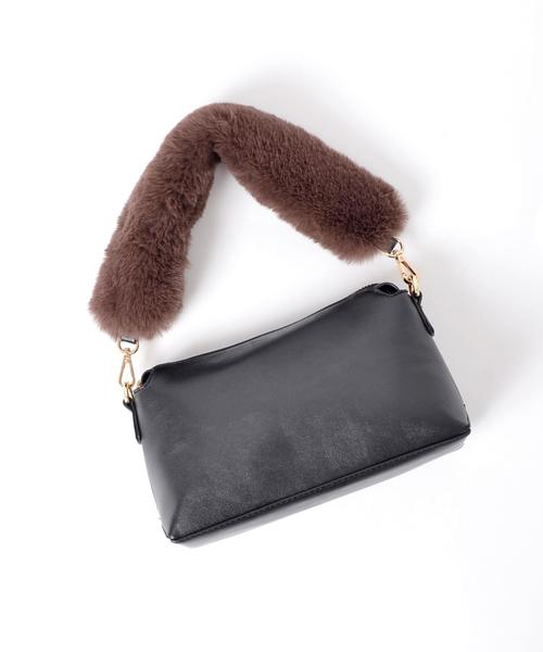 Khaju(カージュ)の「Khaju:フェイクファーミニバッグ◇(ショルダーバッグ・レディース・キャメル/レッド/ブラック・ONE SIZE)」の10枚目の写真