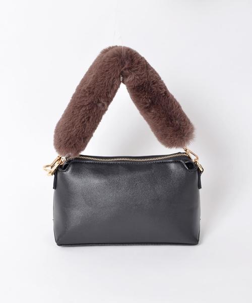 Khaju(カージュ)の「Khaju:フェイクファーミニバッグ◇(ショルダーバッグ・レディース・キャメル/レッド/ブラック・ONE SIZE)」の14枚目の写真