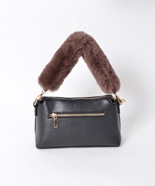 Khaju(カージュ)の「Khaju:フェイクファーミニバッグ◇(ショルダーバッグ・レディース・キャメル/レッド/ブラック・ONE SIZE)」の5枚目の写真